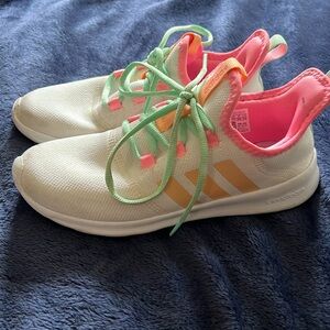 Adidas cloud foam children US 4 WORN ONCE